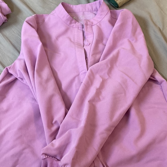 Small scrub top - Picture 2 of 2